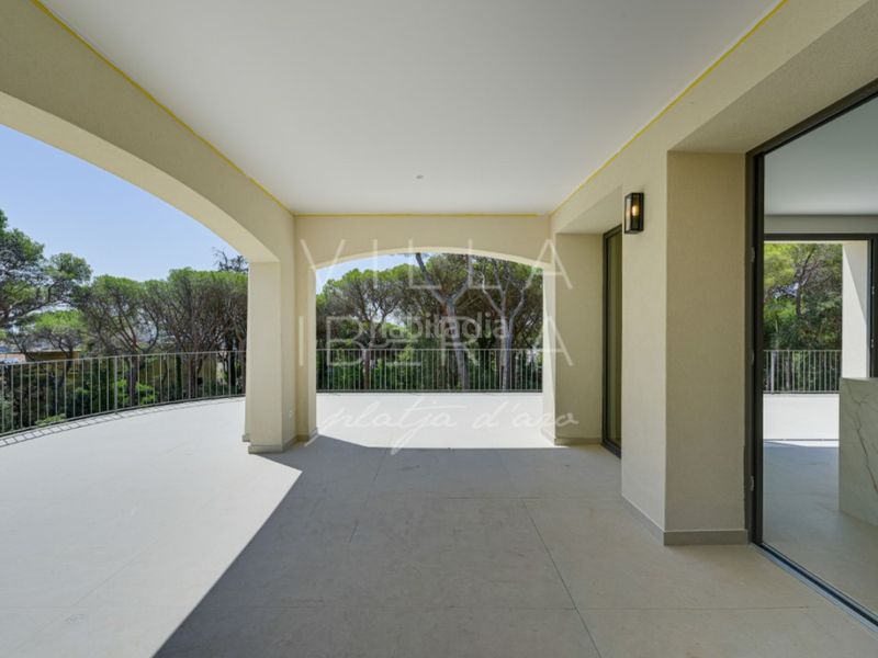Foto e7d711b6-91fc-4377-ae47-b91f8a45d91a. Casa en calle gaziel 6 elegante villa clásica reformada con vistas al mar y ubicación privilegiada en Platja d´Aro
