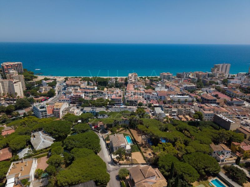 Foto eca6ce86-09cf-4247-bc83-017ffa29d196. Casa en calle gaziel 6 elegante villa clásica reformada con vistas al mar y ubicación privilegiada en Platja d´Aro