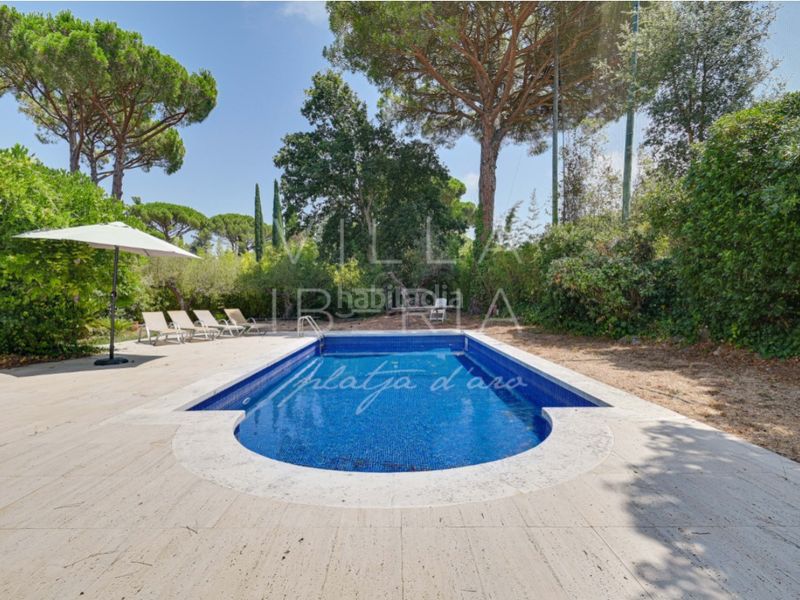 Foto a5d1281d-9ca8-4026-9b11-d7953cc970f2. Casa en avenida de la costa brava 118 villa de carácter en Golf Costa Brava, con amplios espacios y un excelente potencial de actualización en Santa Cristina d´Aro