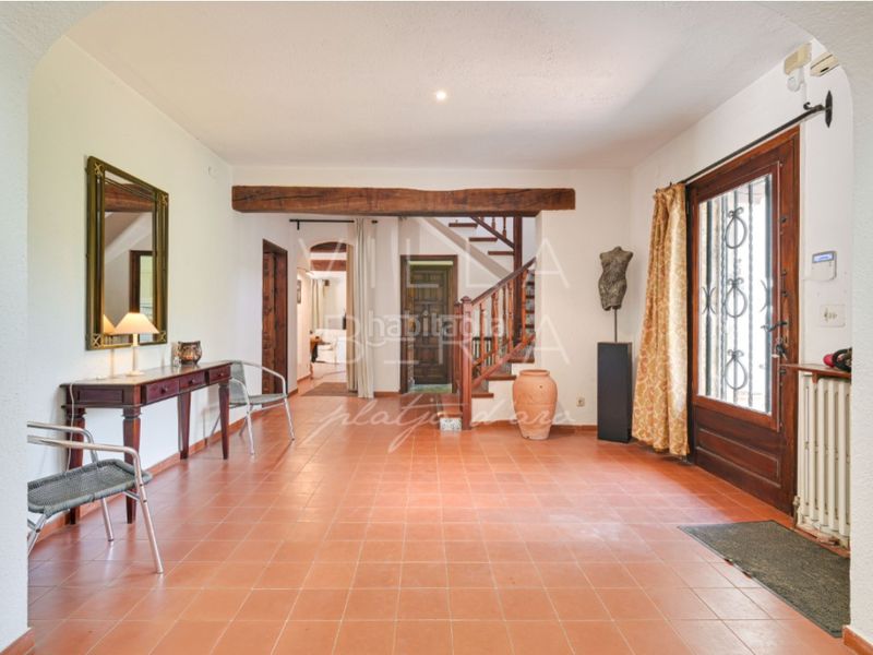 Foto bac84d4a-867c-403a-baaf-eb3426179a88. Casa en avenida de la costa brava 118 villa de carácter en Golf Costa Brava, con amplios espacios y un excelente potencial de actualización en Santa Cristina d´Aro