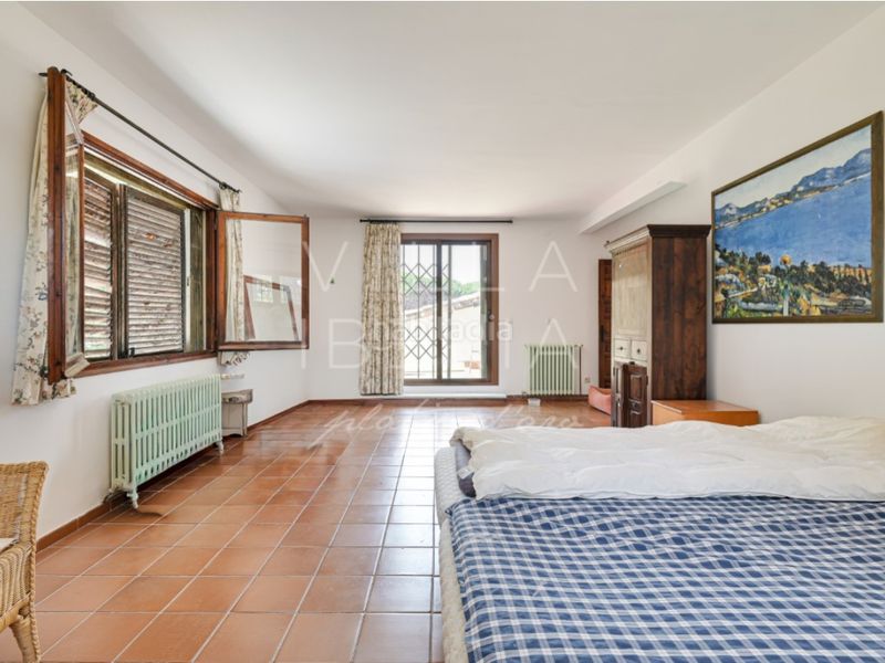 Foto d1758975-136d-4c30-a164-f21296f86a1b. Casa en avenida de la costa brava 118 villa de carácter en Golf Costa Brava, con amplios espacios y un excelente potencial de actualización en Santa Cristina d´Aro