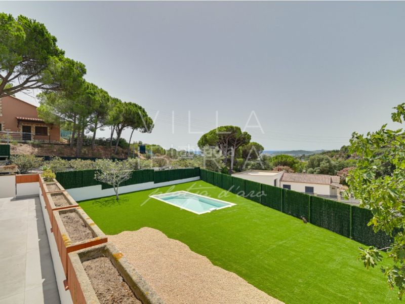 Foto 4051f98c-0b2e-4290-bdf7-18a287ecaab4. Casa amb aparcament piscina a Los Pinos-Politur Platja d´Aro