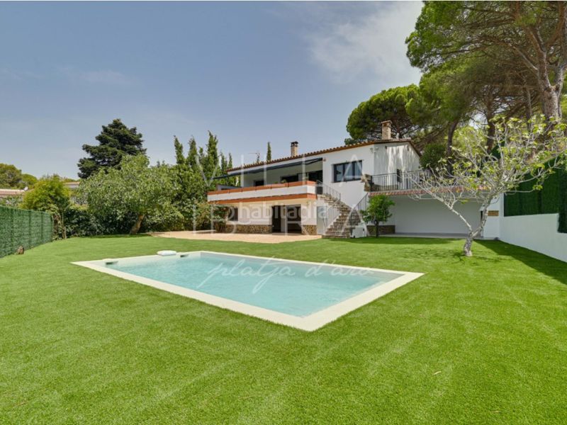 Foto 8d9035a6-407f-45c9-83ac-c10903873607. Casa amb aparcament piscina a Los Pinos-Politur Platja d´Aro