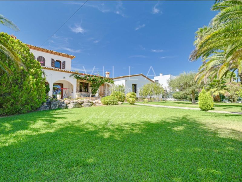 Foto 4636e5a8-1ce8-46c2-b01a-76bdf4e24b67. Casa a calle palmeres 23 a Urbanitzacions Platja d´Aro