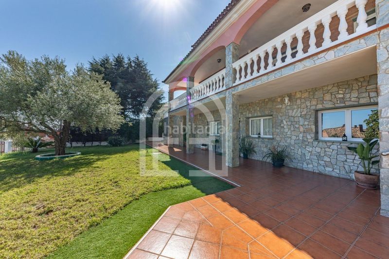 Foto 0b9b70f4-7d4a-41bb-940c-72e75915958a. Casa amb calefacció aparcament a Mas Ram Badalona