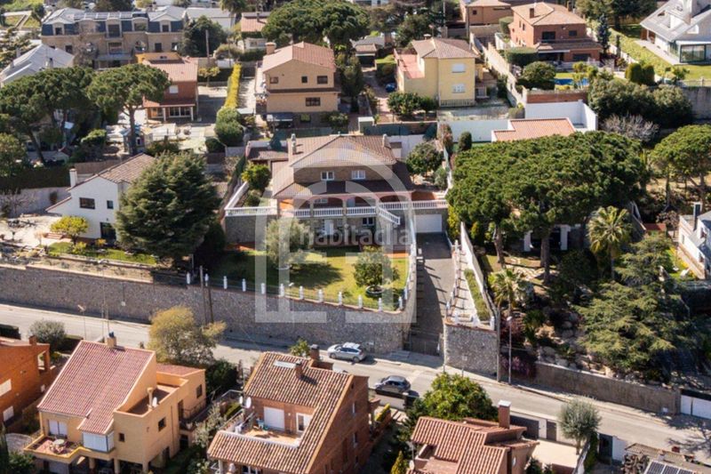 Foto a10f5c7e-3bbe-4ca2-a973-a386cd8da768. Casa amb calefacció aparcament a Mas Ram Badalona