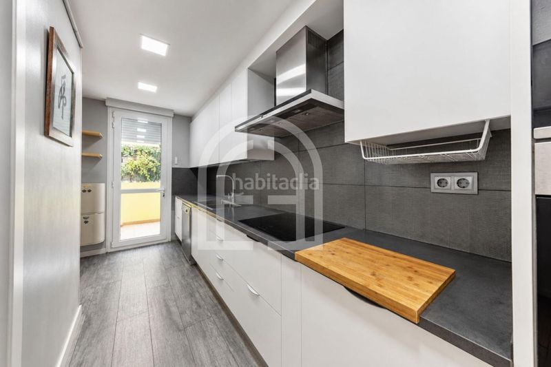 Foto ce670cda-844d-4642-8a71-fe5d5c1adc7f. Pis amb aparcament piscina a Montgat