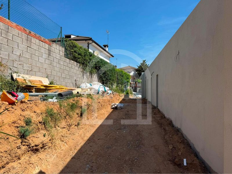 Foto 9a9a8564-1186-46fa-9e17-60a4eeba49e4. Casa amb aparcament a Lliçà d´Amunt