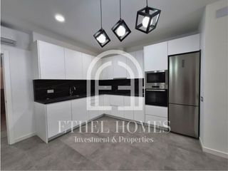 Ground floor  Carrer carrer lluna