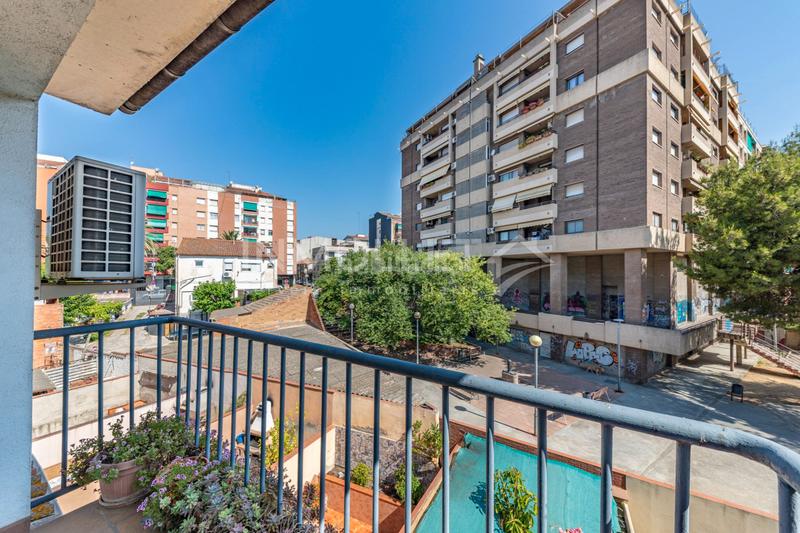 Foto 0997b3d6-6b58-489f-b160-1f893eac558a. Semi detached house with fireplace heating parking in Mollet del Vallès