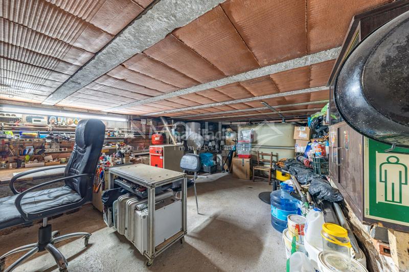 Foto 7e5010d5-881b-42f2-bbd2-78c5547178da. Semi detached house with fireplace heating parking in Mollet del Vallès