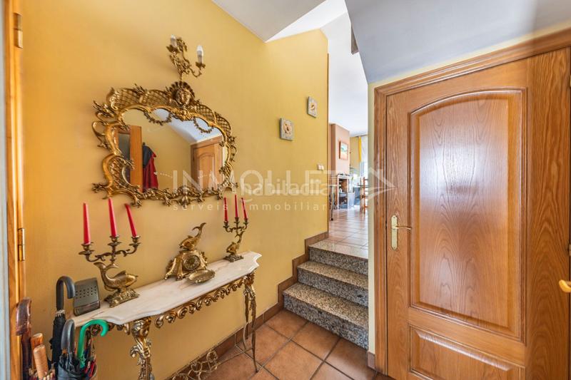 Foto c744b3c9-df33-4bc7-8ad0-47d68c8939d8. Semi detached house with fireplace heating parking in Mollet del Vallès