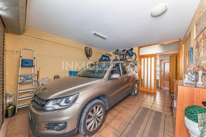 Foto caa0f72c-125c-460a-9c1d-9a2b94e66afa. Semi detached house with fireplace heating parking in Mollet del Vallès