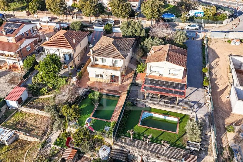 Foto 85ca4a23-f2ad-49dd-a0a8-6eef27cf9fd9. Haus mit parking pool in Lliçà d´Amunt