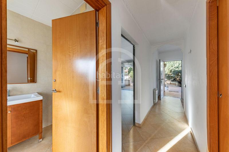 Foto 87af90fb-da28-4acd-abda-064a2ea2e659. Haus mit parking pool in Lliçà d´Amunt