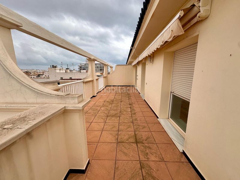 Foto f3a04f5a-ba02-46d0-a285-0a36e9baca27. Àtic a paseo juan aparicio 15 a Las Piscinas Naturales Torrevieja