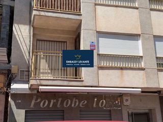 Business premise  Calle apolo. Venta de dos locales en zona premium de ocio   vivienda de tres