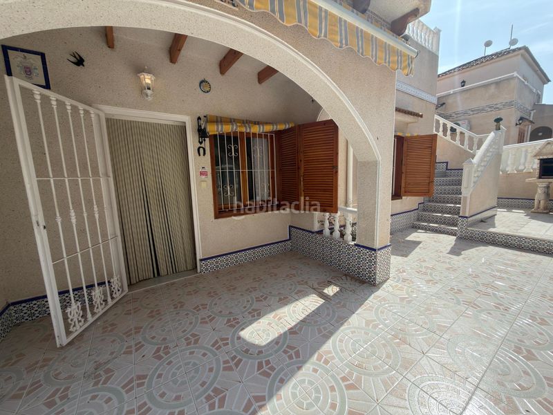 Foto 579616e9-40b3-498d-a7d9-8a649294dfe9. Casa adossada a calle moncayo 27 a Los Balcones-Los Altos Torrevieja