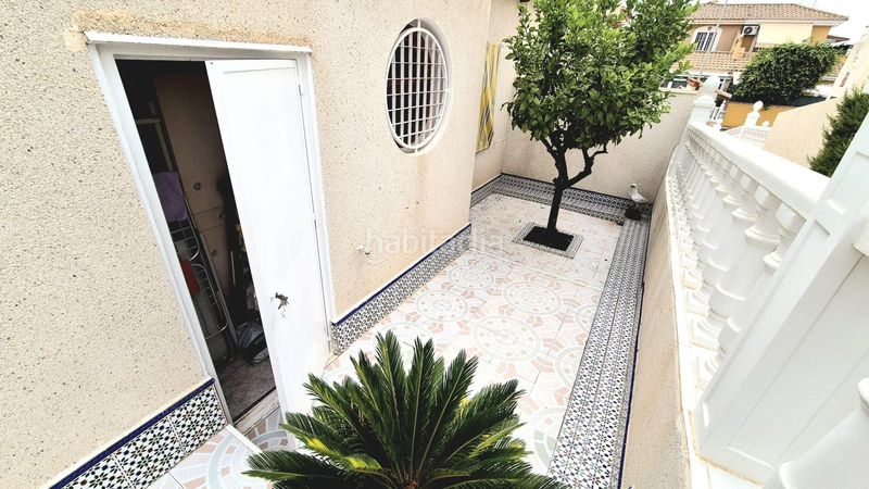 Foto 9b359c4f-7e24-4b99-95f9-787b40345f40. Casa adossada a calle moncayo 27 a Los Balcones-Los Altos Torrevieja