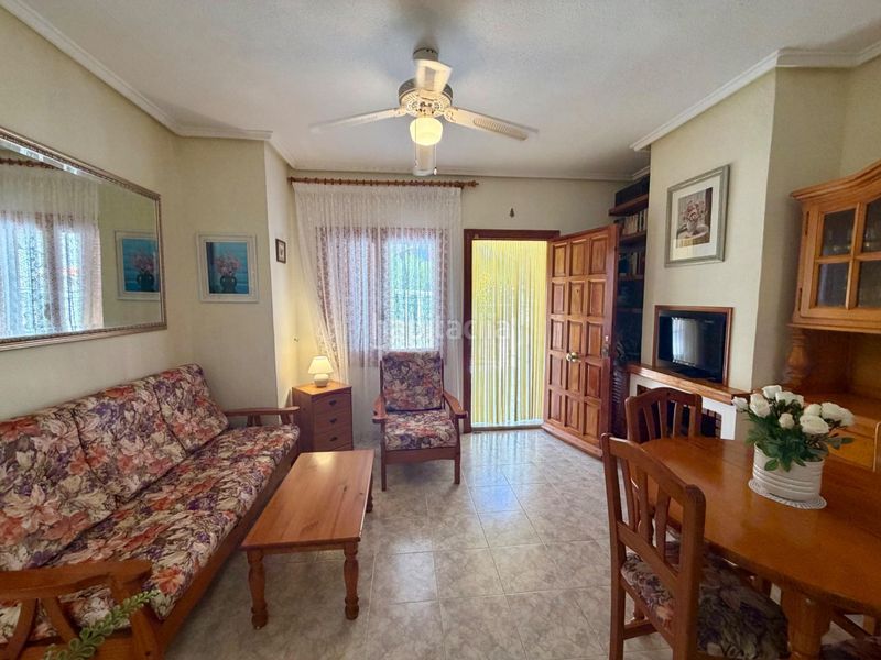 Foto 1fd0b9e2-dab4-4db2-97c6-7ebad22c9f22. Casa adossada a calle moncayo 27 a Los Balcones-Los Altos Torrevieja