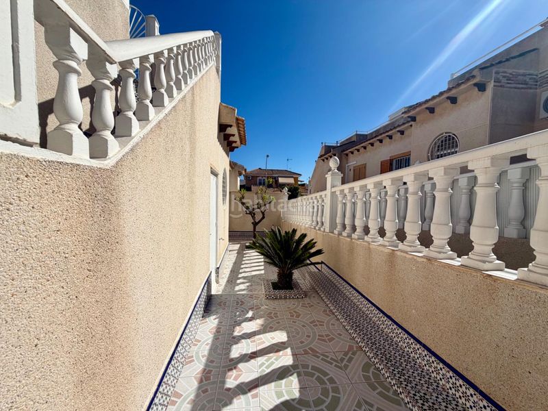 Foto f23b39eb-d4ae-459a-b25d-3ecf71c8bab9. Casa adossada a calle moncayo 27 a Los Balcones-Los Altos Torrevieja