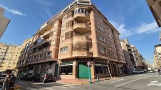 Apartamento  Calle orihuela. Gran apartamento de tres dormitorios  junto al puerto deportivo