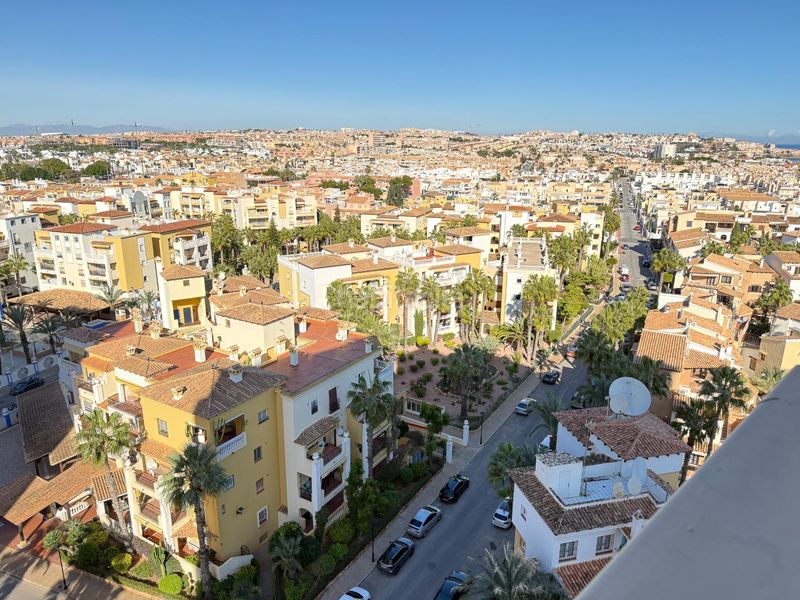 Foto 5c84c6f3-b76c-41f0-86c4-ca29acac7612. Apartament a avenida roentgen 3 a Zona Playa de los Locos Torrevieja