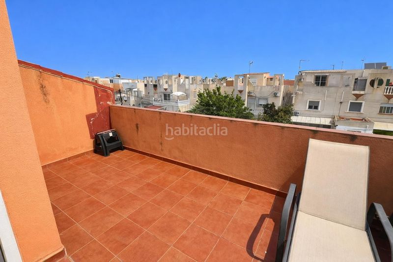 Foto 00cdffc5-5a37-4765-800c-ec29021e1138. Casa amb piscina a Zona Carrefour - Urbanizaciones Torrevieja