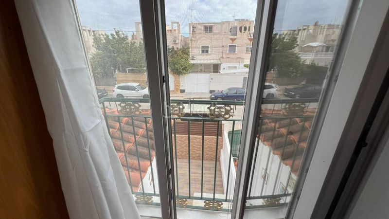 Foto 3d01b91e-9da0-454a-98ad-7844a2c62a44. Casa amb piscina a Zona Carrefour - Urbanizaciones Torrevieja