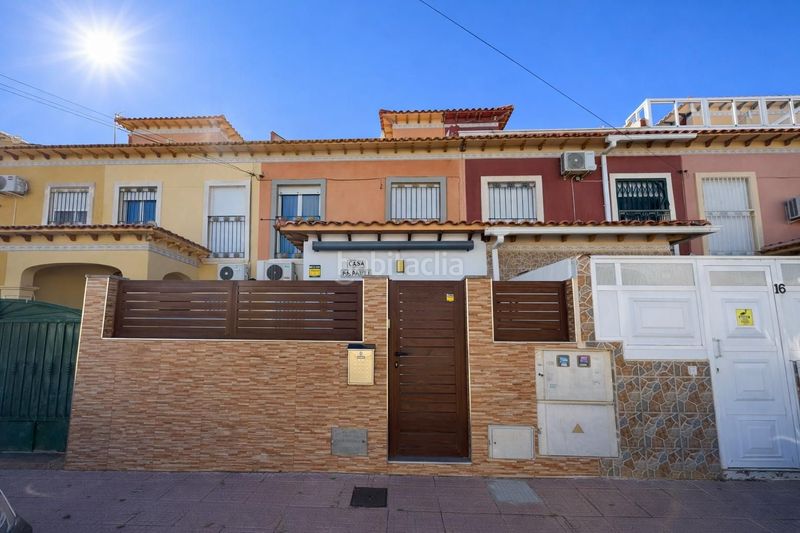 Foto 90329ec9-d99c-4465-88da-429bb8277793. Casa amb piscina a Zona Carrefour - Urbanizaciones Torrevieja
