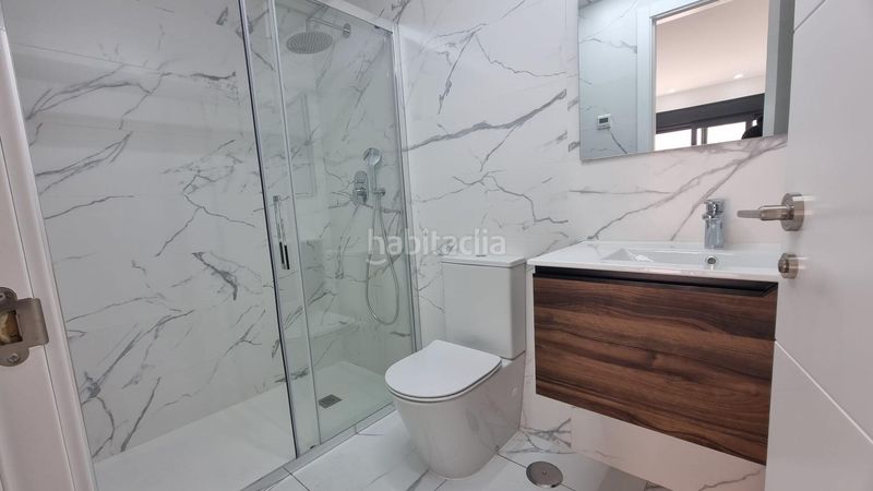 Foto 5c2cc10c-036a-4afc-8dd1-db14d24752a5. Apartament amb piscina a Las Piscinas Naturales Torrevieja