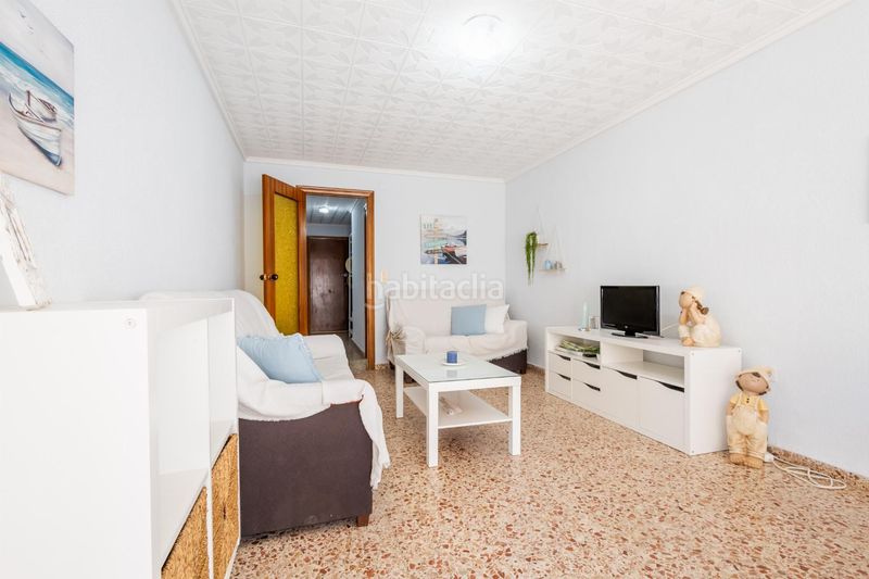 Foto 1f3c60f9-b8e9-42dd-a1bf-4f46f1314e4d. Apartament amb aparcament a El Acequión Torrevieja