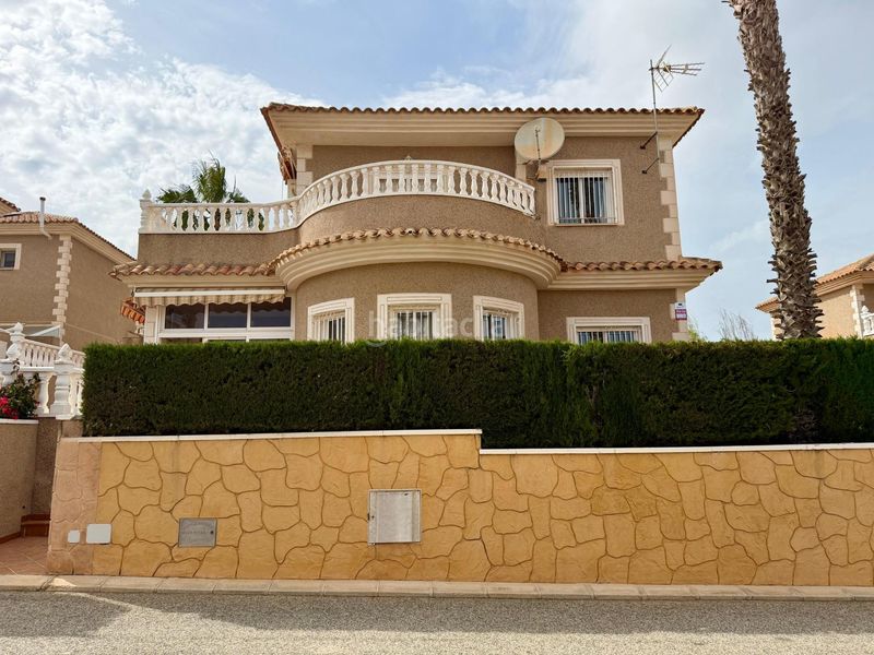 Foto f83f96b6-b62d-44b5-89d7-25b75e138c78. Xalet a calle veleta 14 a Los Balcones-Los Altos Torrevieja