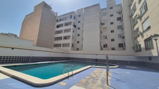 Apartamento en Calle los gases 24. Gran apartamento con piscina entre la playa del cura y playa de