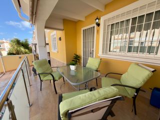 Towny house  Avenida avenida cuenca. Una perla de vivienda para entrar a vivir  de tres dormitorios ,