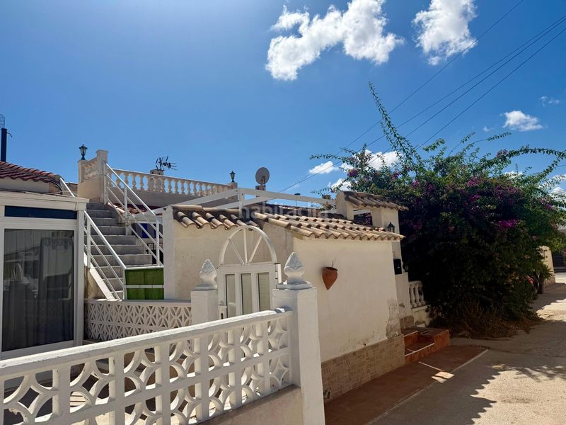 Foto 96d5bbd9-c314-4bb0-8485-6f5d57ae5324. Chalet in Los Europeos Torrevieja