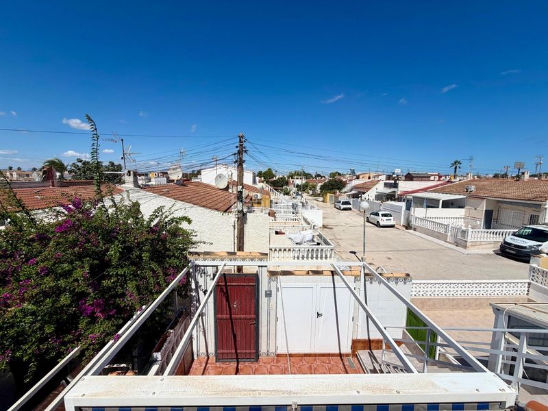 Foto aa0bdd53-5519-4431-8916-a8f13a2d6c43. Chalet in Los Europeos Torrevieja
