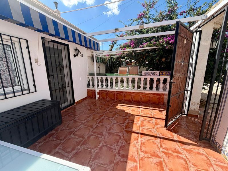 Foto e936ac53-fe14-48a3-8cf4-104c64b1242b. Chalet in Los Europeos Torrevieja