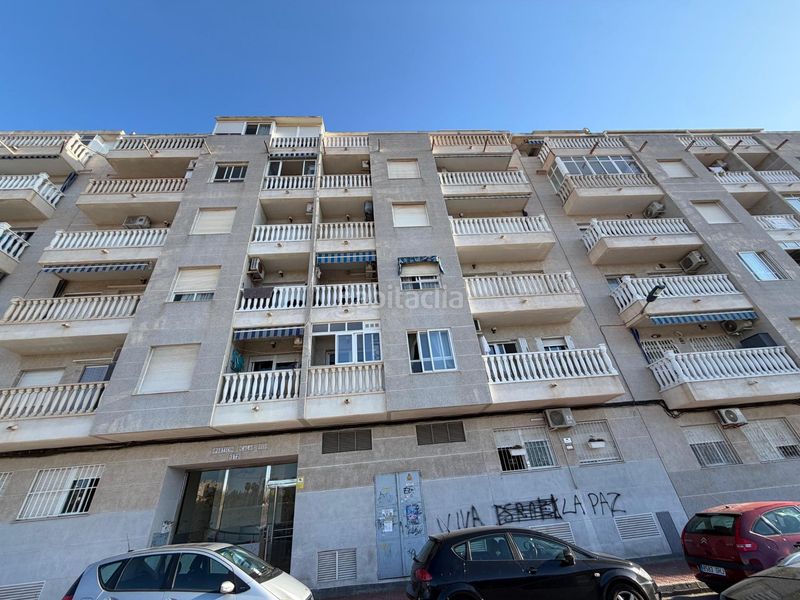 Foto 0316446f-239f-4aad-a243-30bc67d69e9c. Apartament amb piscina a Antonio Machado Torrevieja