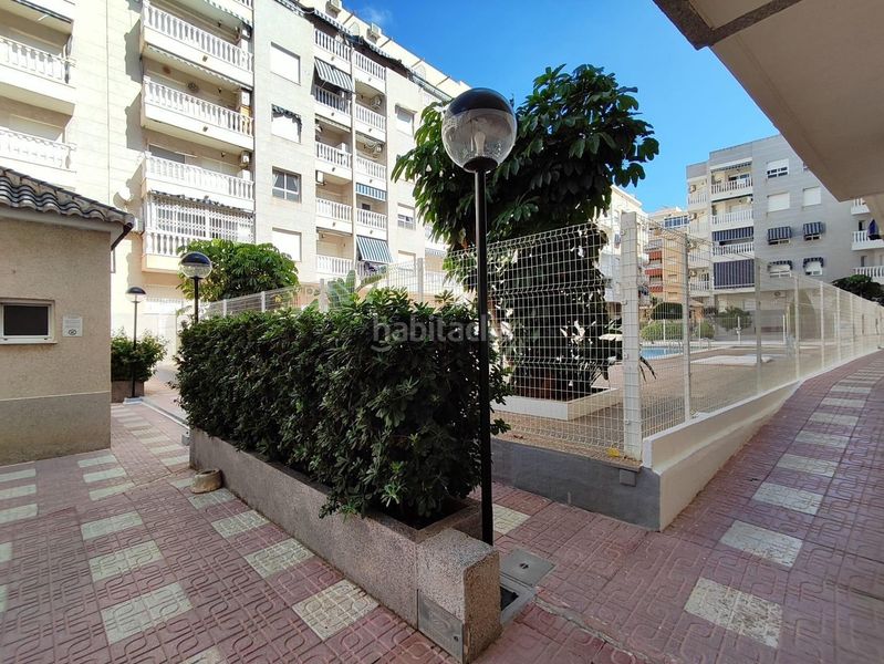 Foto 1f815d45-570b-4dd0-8f3b-e7972df7f5d2. Apartament amb piscina a Antonio Machado Torrevieja