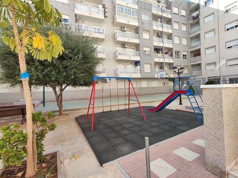 Foto a4c1eb05-d37c-4b10-b29b-8ecd8847109c. Apartament amb piscina a Antonio Machado Torrevieja