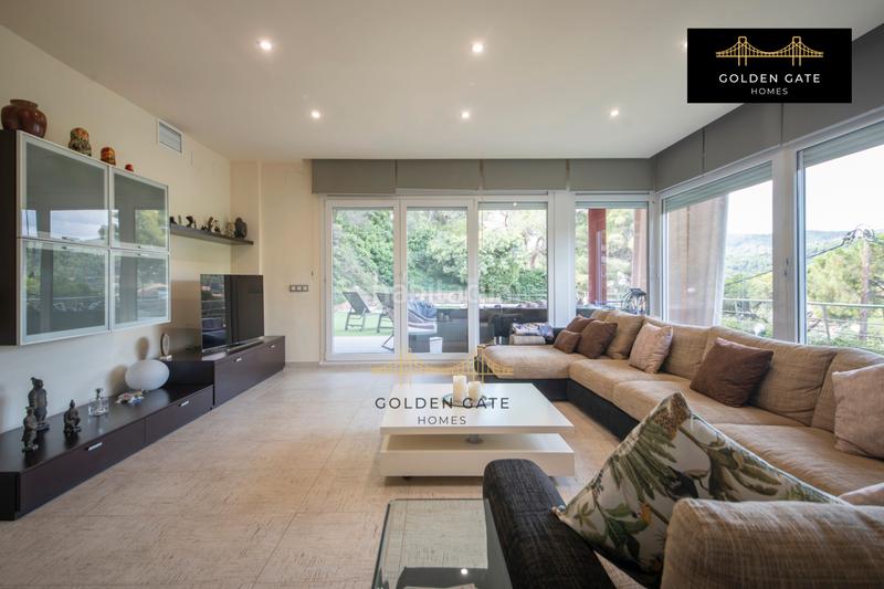 Foto ee4e971a-dddf-480f-a78f-3e01660f542a. Chalet **casa unifamiliar exclusiva - tu refugio ideal en el maresme** en Cabrils