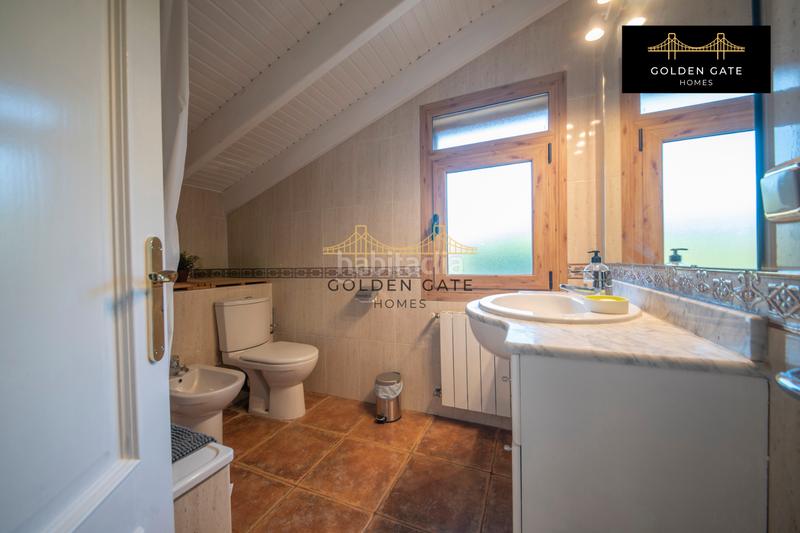 Foto 04d3cf90-07d7-40b1-a168-ae3b3e0c8fcf. Edificio con piscina in Alella