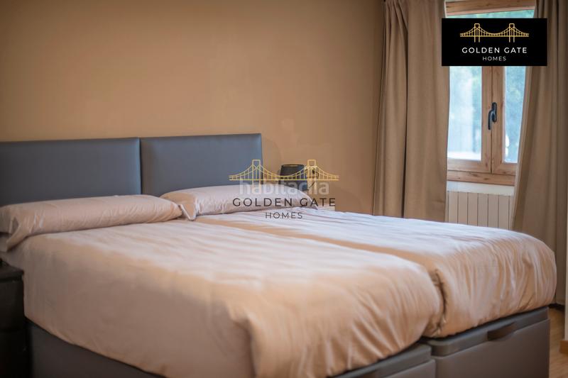 Foto 0d415c36-fc50-4bf5-9de6-429a0f78e9c6. Edificio con piscina in Alella