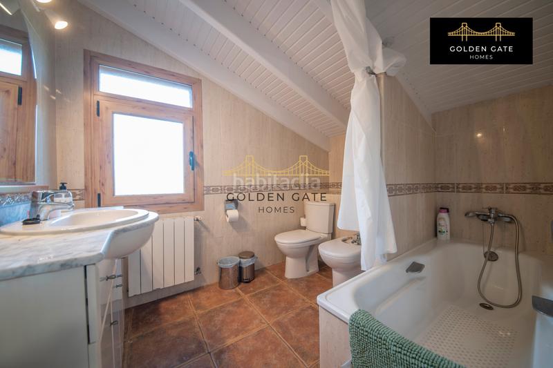 Foto 41fbba8d-e79a-4301-a775-af1dede58df6. Edificio con piscina in Alella