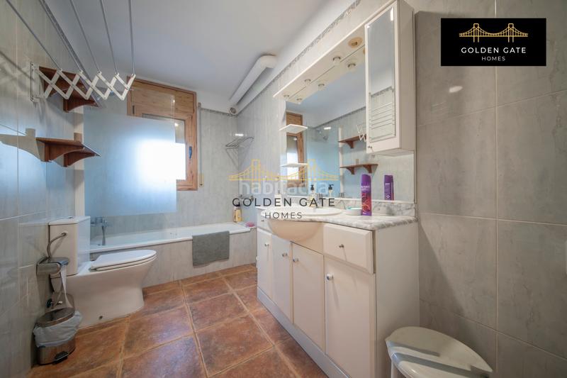 Foto 54715782-9231-434a-9a2a-ca20303b939b. Edificio con piscina in Alella