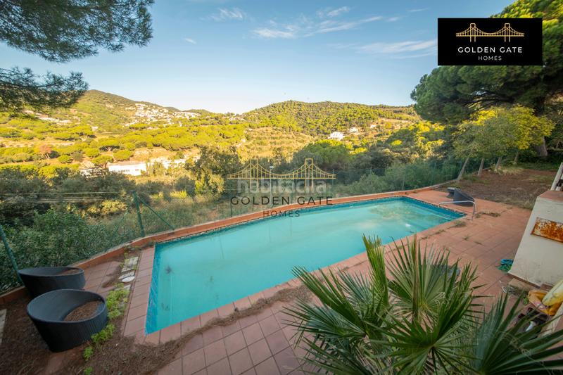 Foto 59e4d0d0-859d-45e4-8288-739fe5bbcb39. Edificio con piscina in Alella