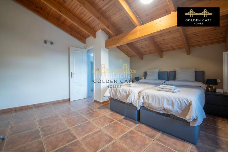 Foto b61cf49e-3b8e-4efb-be61-b617330f55c0. Edificio con piscina in Alella