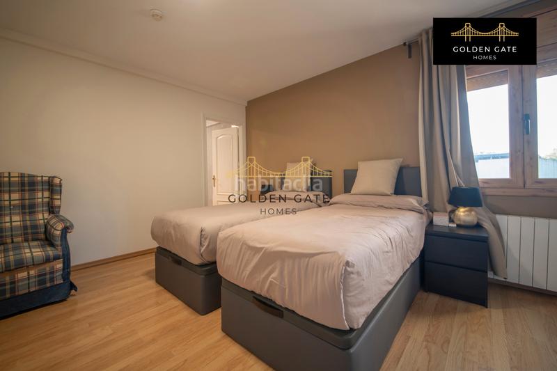 Foto bf657db0-f893-41dd-aa94-204ebe93e252. Edificio con piscina in Alella