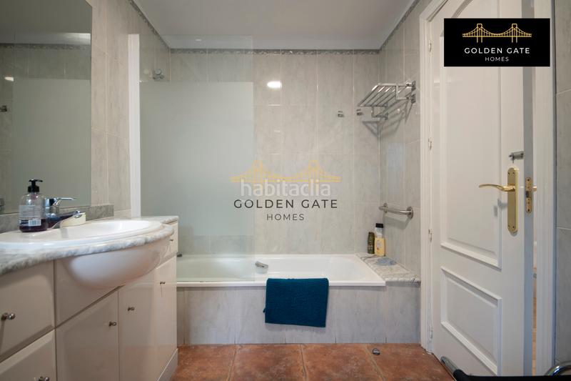 Foto fd0d97c1-d5e3-446a-9518-43b2eaced307. Edificio con piscina in Alella